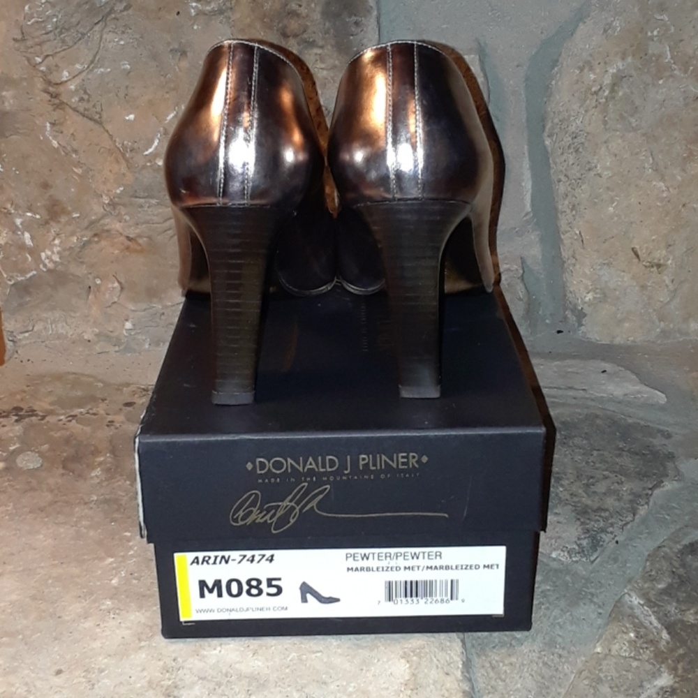 Donald J. Pliner pewter heels - Picture 4 of 8